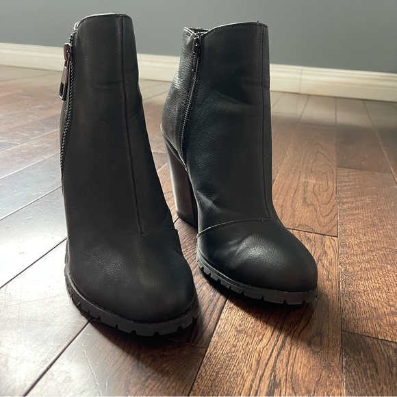 Call It Spring Ankle Heeled Zipper Boot (Black Faux Leather) Size: 9 - Picture 3 of 5